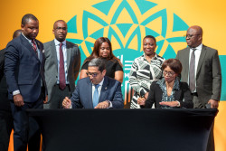 CBZ-signing-photos.jpg